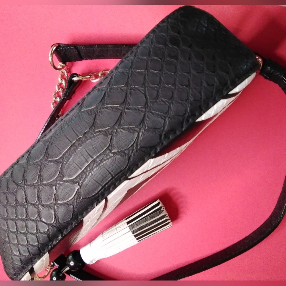 Victoria's Secret crossbody / clutch - Picture 3 of 9